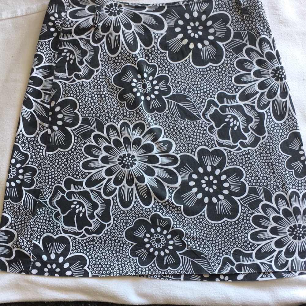 6/$20 Copper Key skirt sz 5 in black & white - Picture 1 of 8